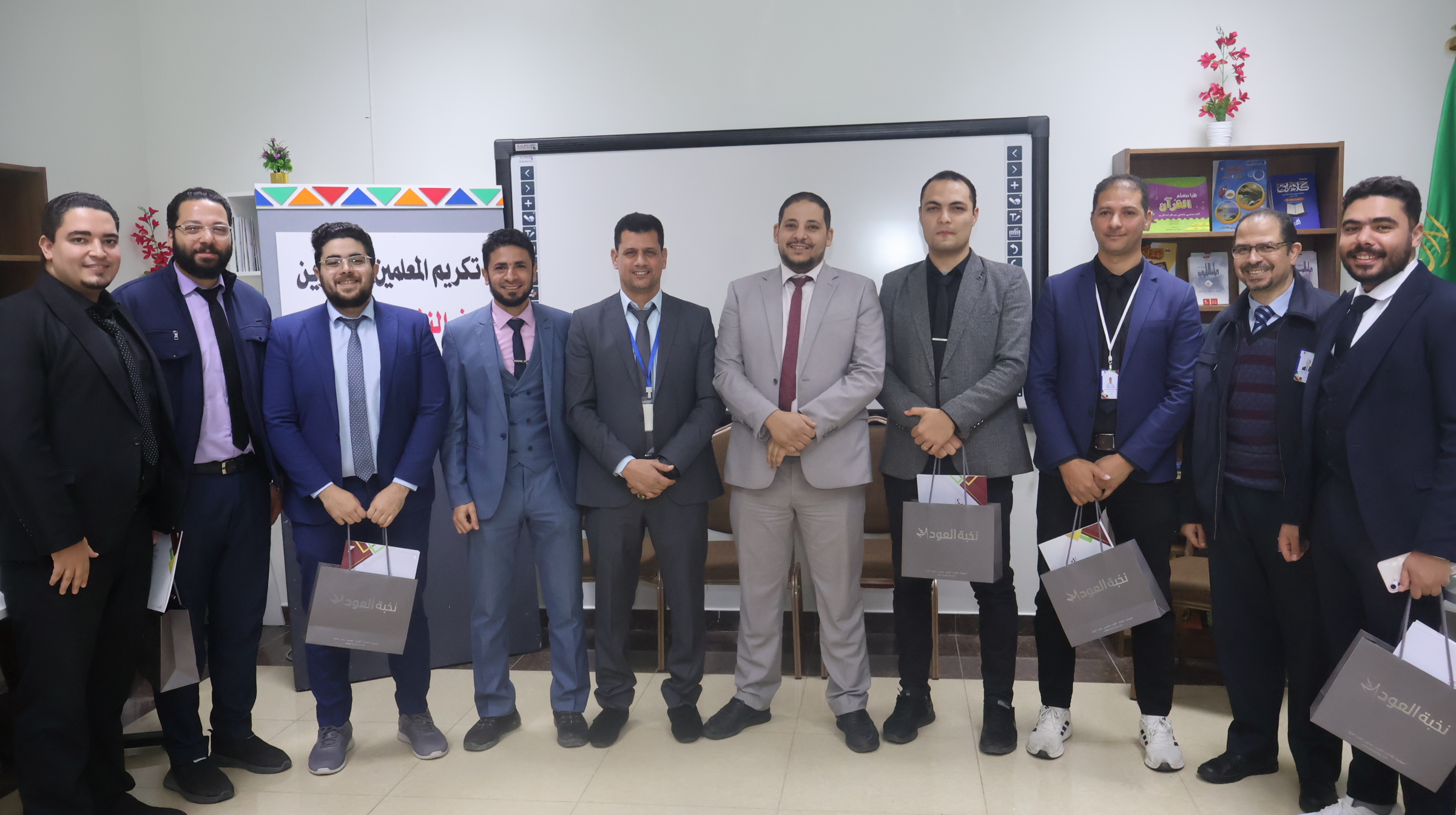 تكريم المعلمين المتميزين في النشاط الطلابي
