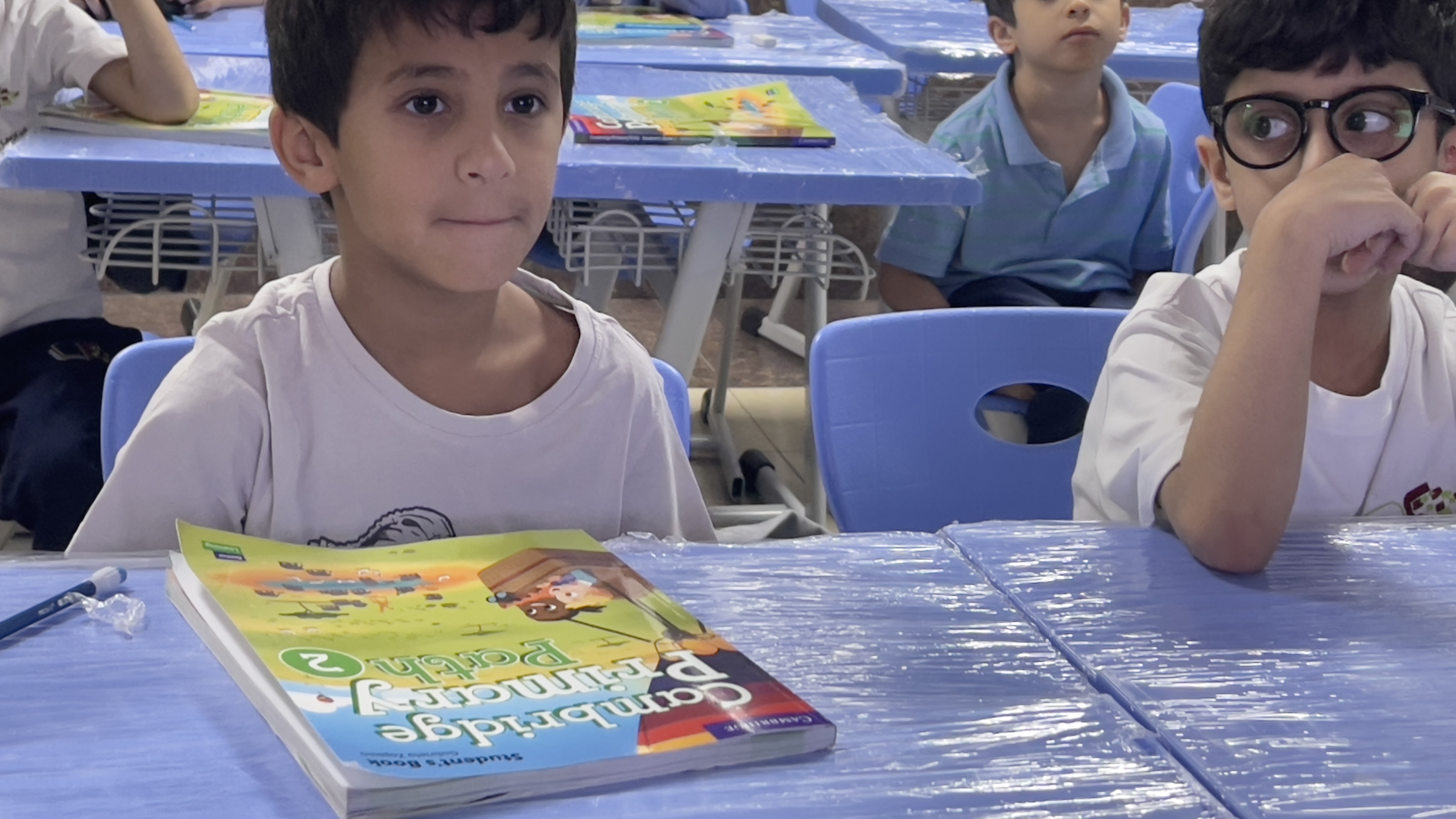تفاعل الطلاب في حصة اللغة الإنجليزية