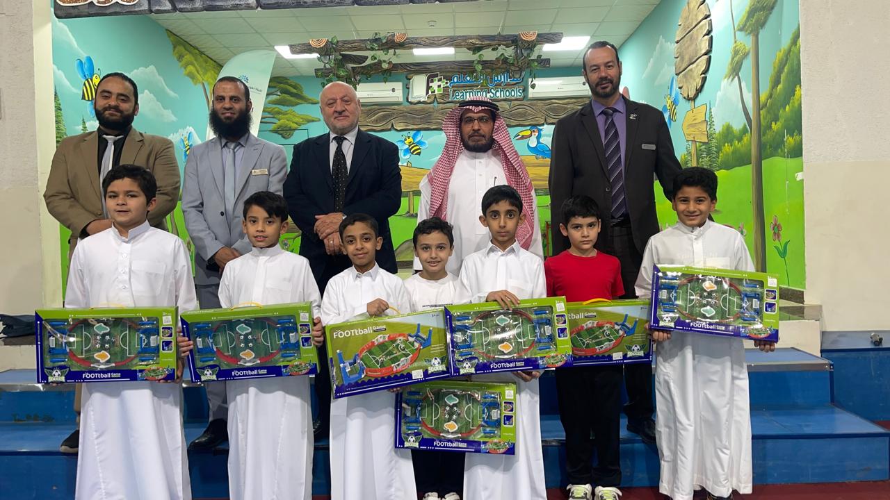 تكريم  طللب بطاقات الإبداع